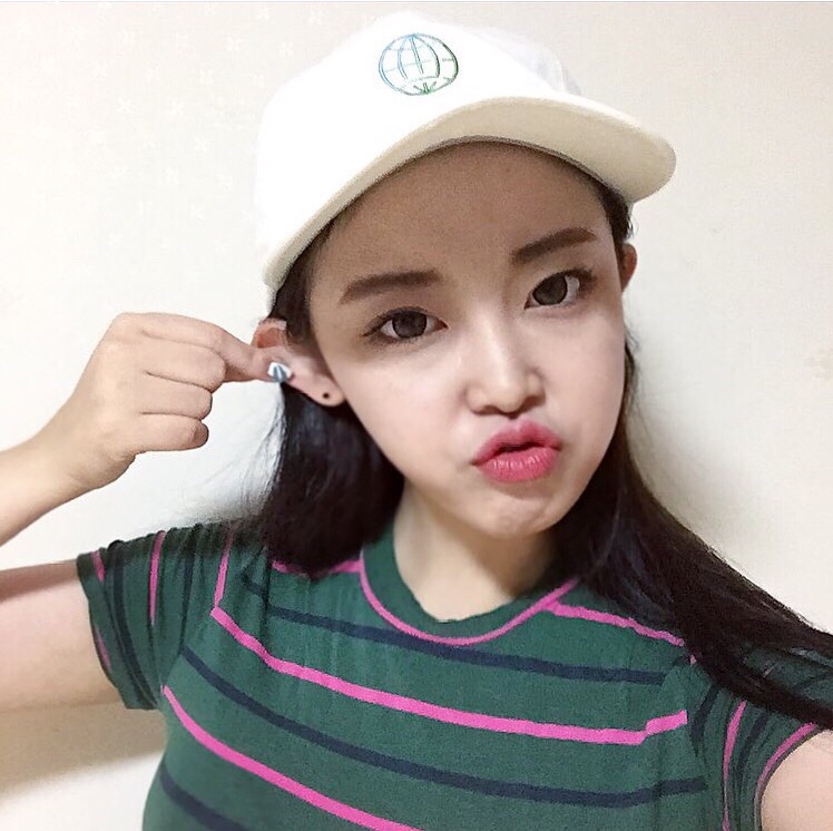 美女高雅造型_美女照片背影侧面唯美