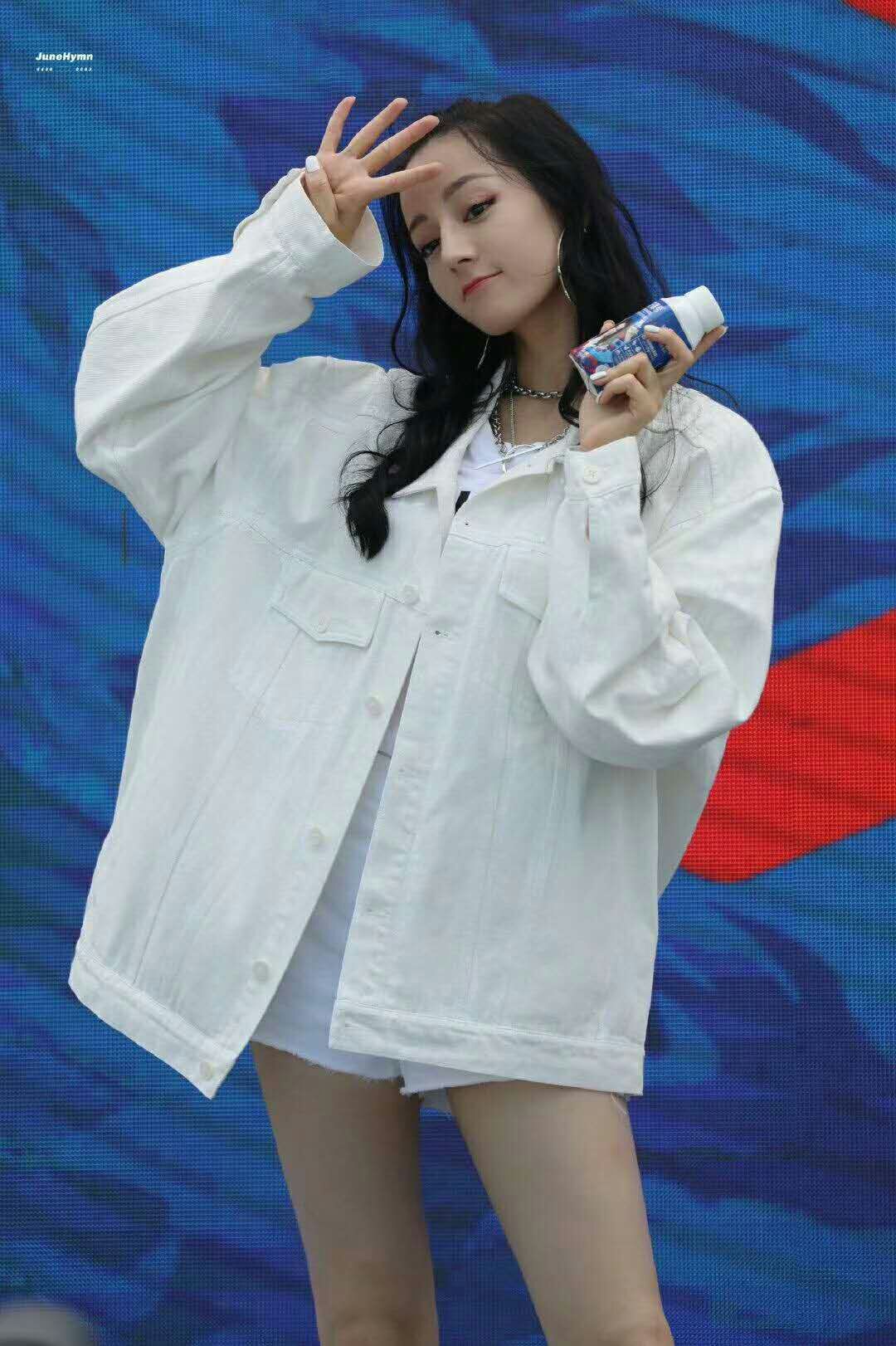美女照片相册壁纸_美女照片游泳写真素材