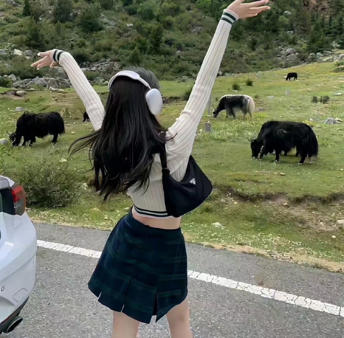 美女照片手机挡脸头像_美女图片微信头像