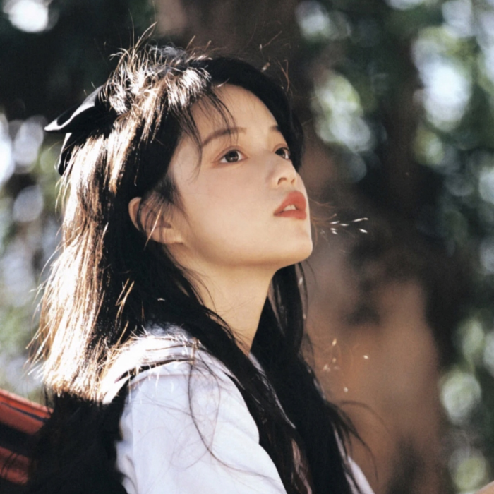 美女照片游泳壁纸_美女图片微信头像
