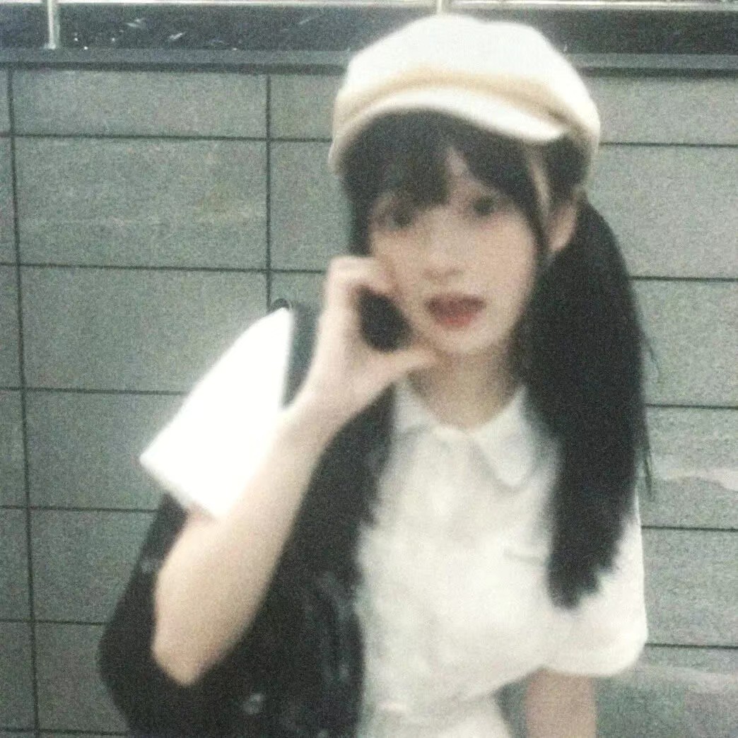 美女照片真人图片背面_美女照片