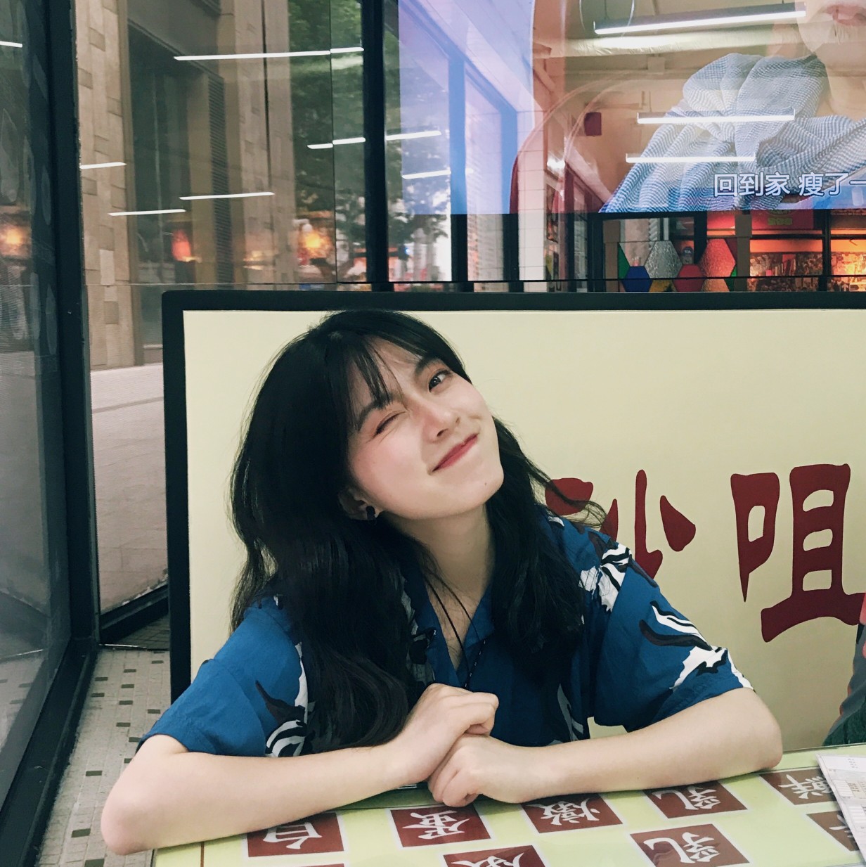 美女壁纸_美女照片背影侧面