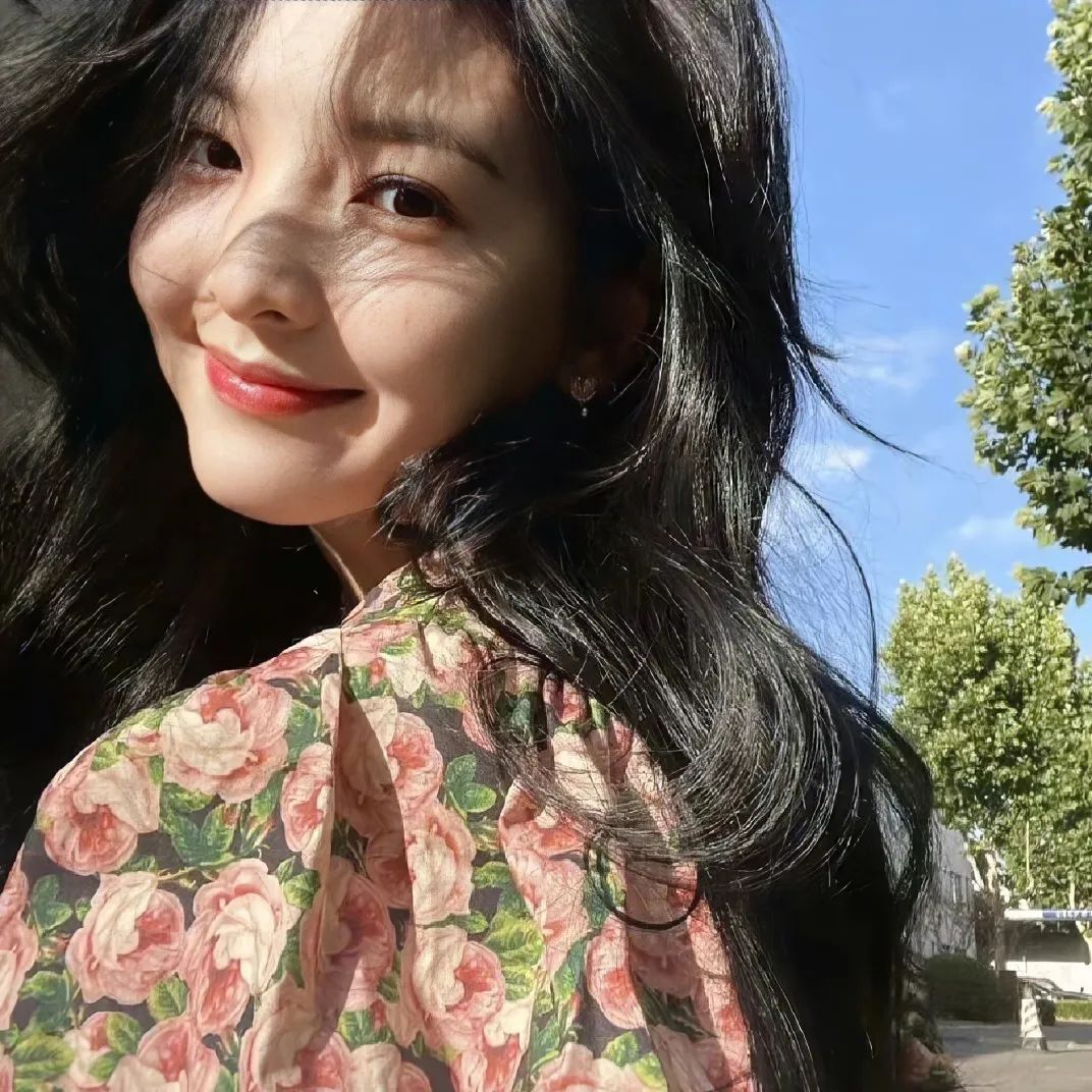 美女图片微信头像_美女头像高冷