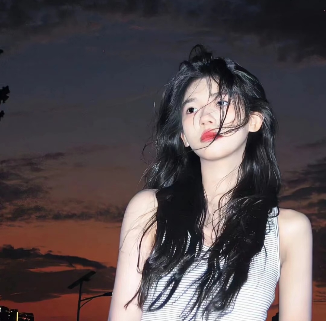 美女壁纸图片2025最新款_美女壁纸4k高清清纯