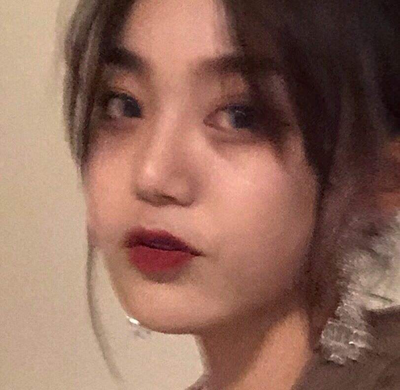 美女照片相册壁纸_美女照片头像真人图片
