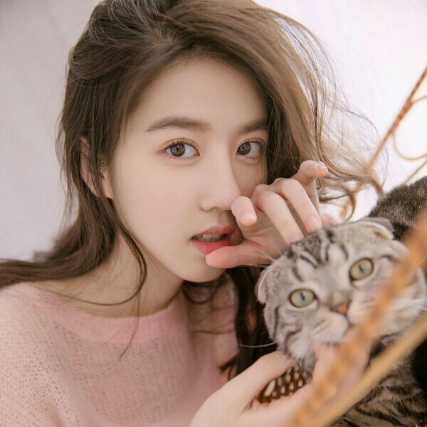 美女照片真人图片背面_美女头像