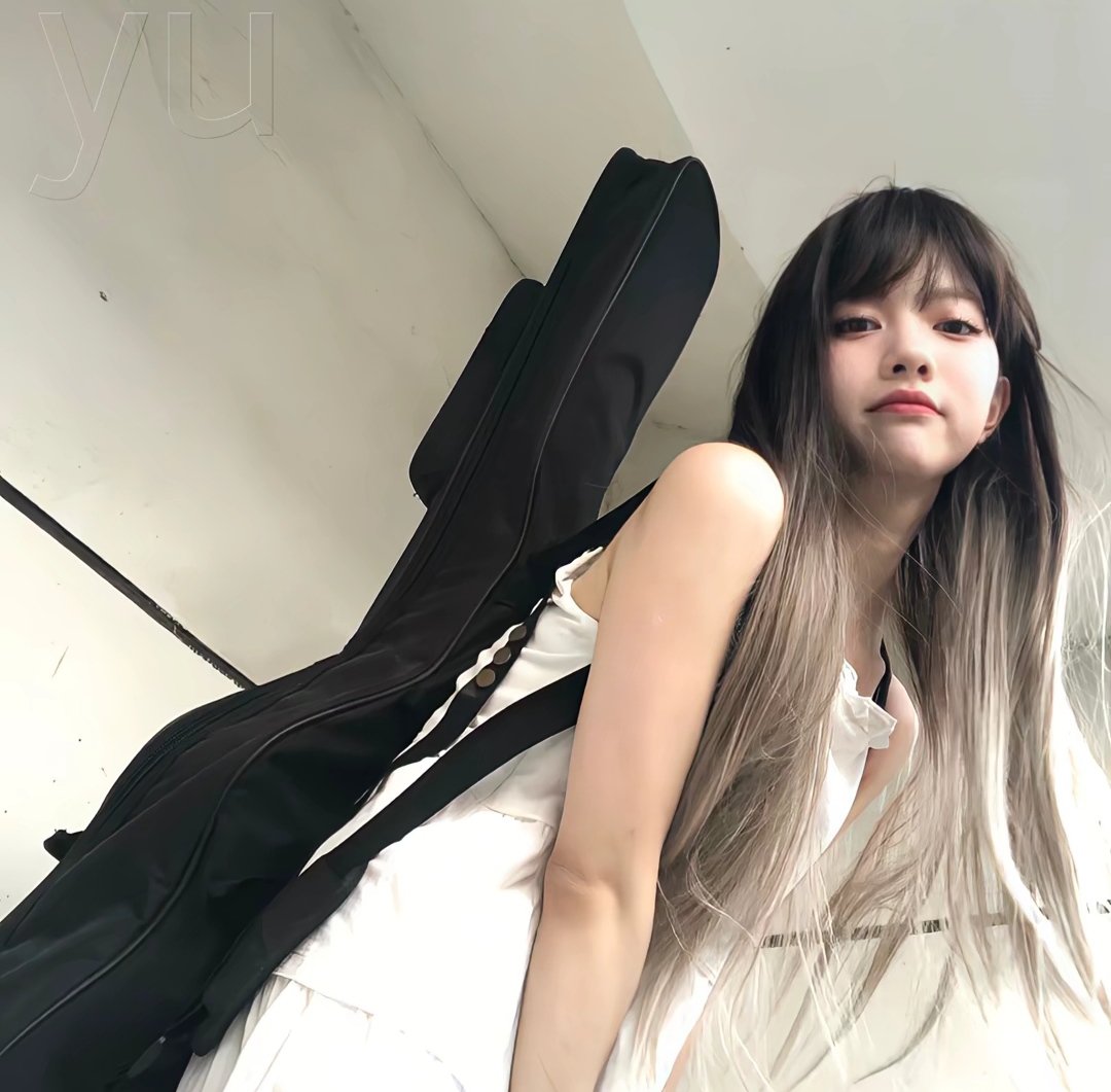 美女照片游泳中国_美女图片微信头像真人背影