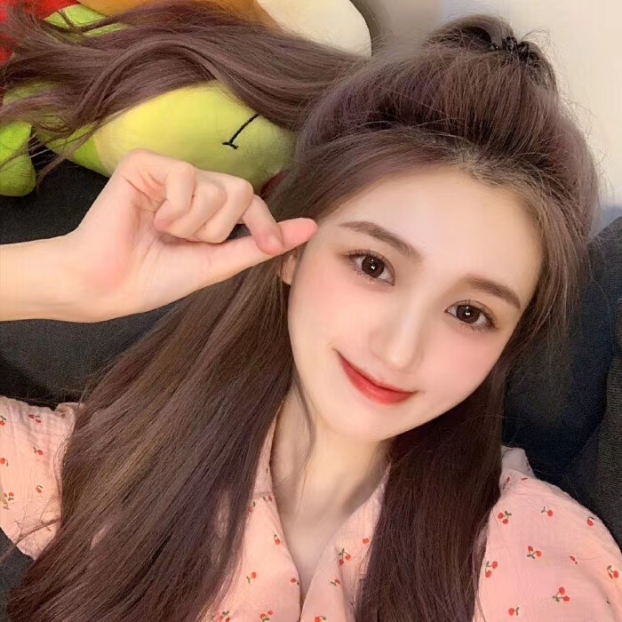 美女照片真人图片背面_美女头像甜美可爱
