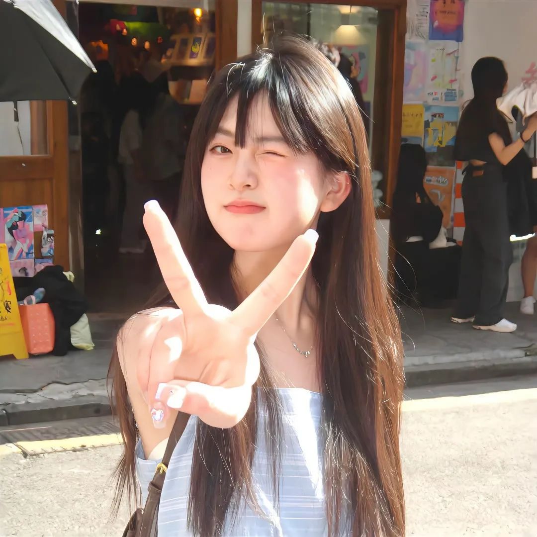 美女照片侧脸好看头像_美女头像真人很吸引人