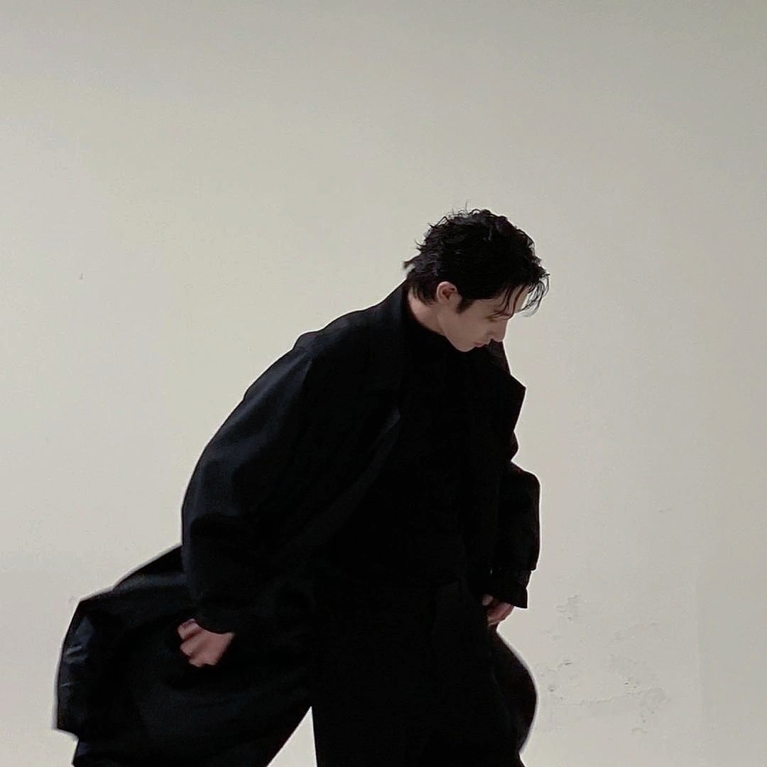美女照片头像霸气_美女自拍