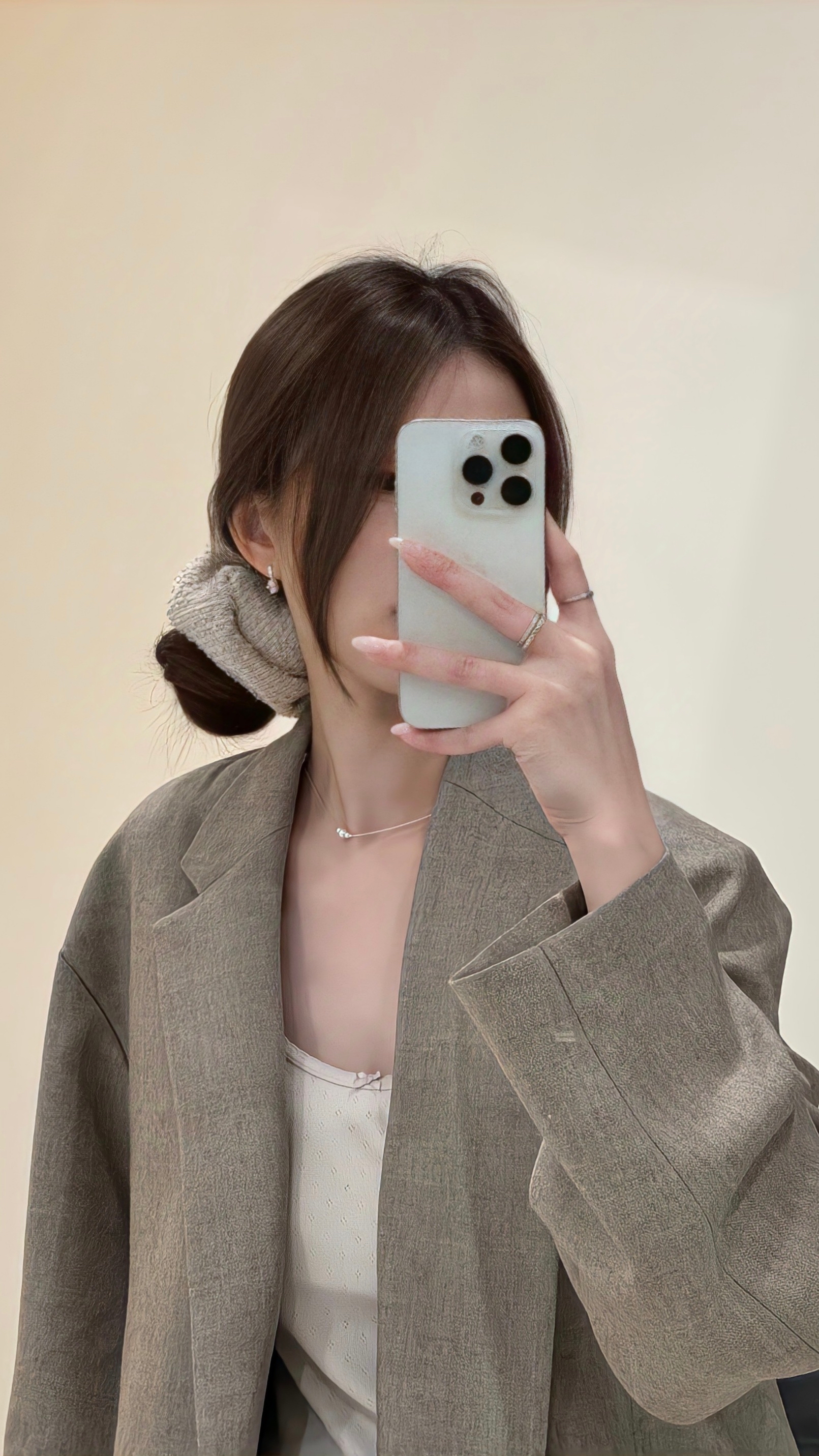 【混社会4雾色迷城】美女图片微信头像_美女图片微信头像侧面