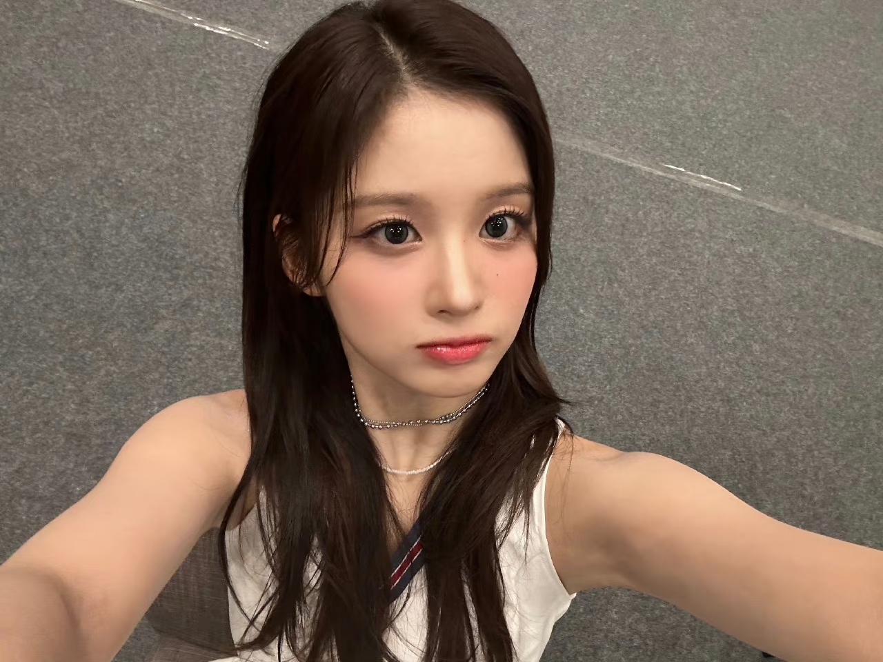 美女图片微信头像侧脸_美女图片微信头像背影唯美