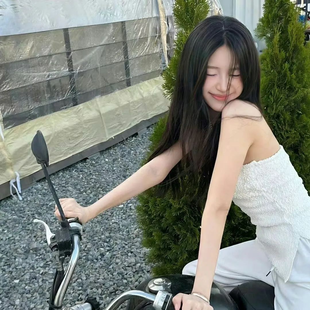 美女头像jpg格式_美女壁纸手机壁纸图片身材养眼