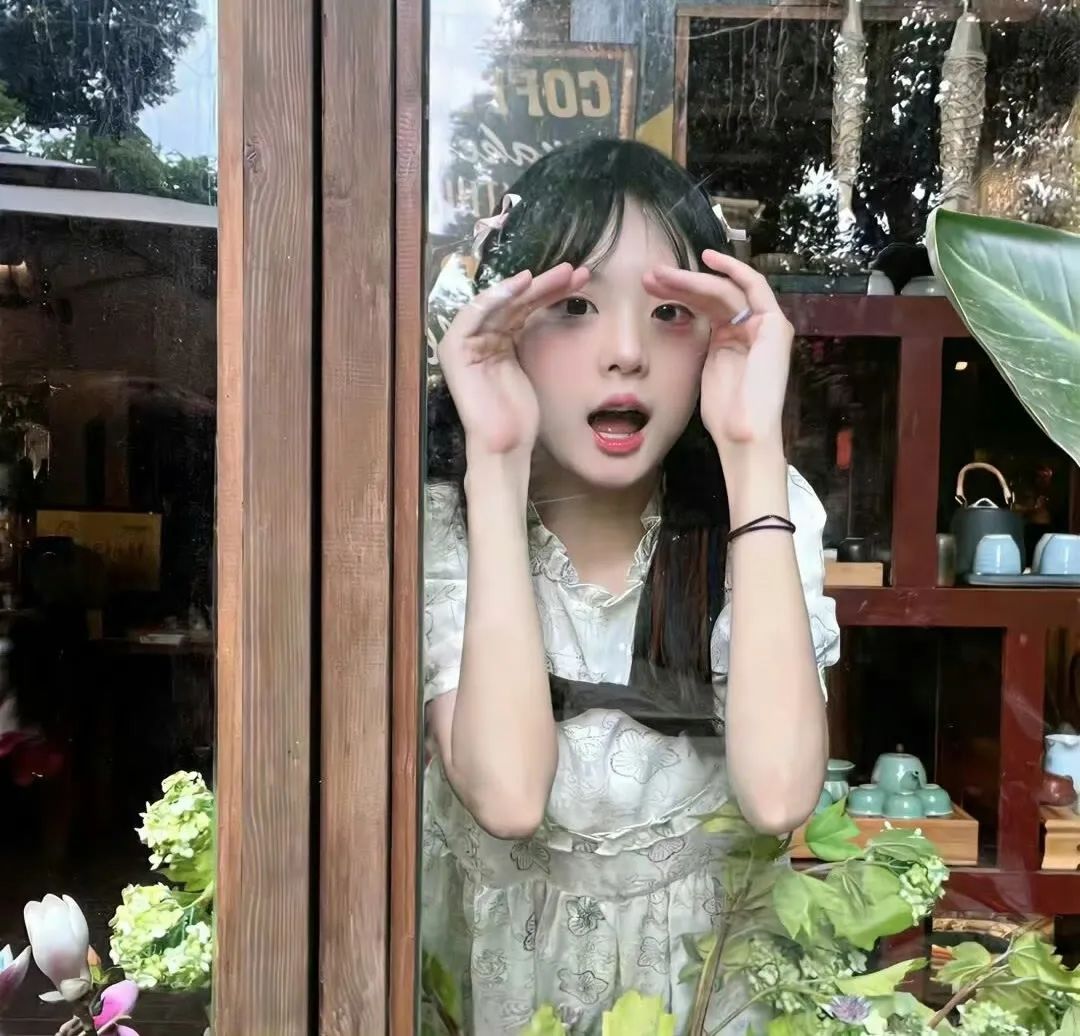队长的故事_美女高雅造型