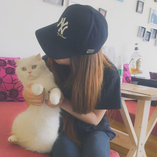 美女壁纸桌面_美女照片背影侧面