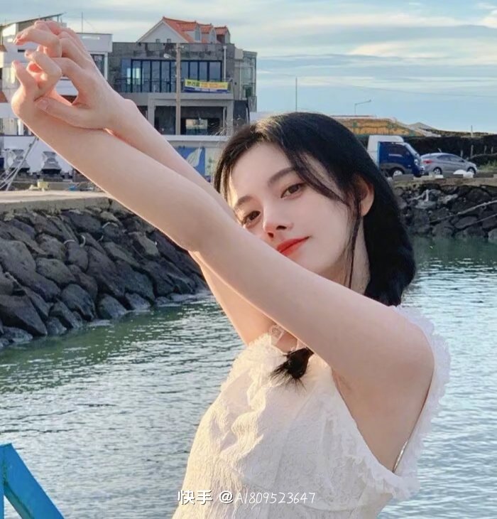 美女自拍背影微信头像_美女头像真人很吸引人