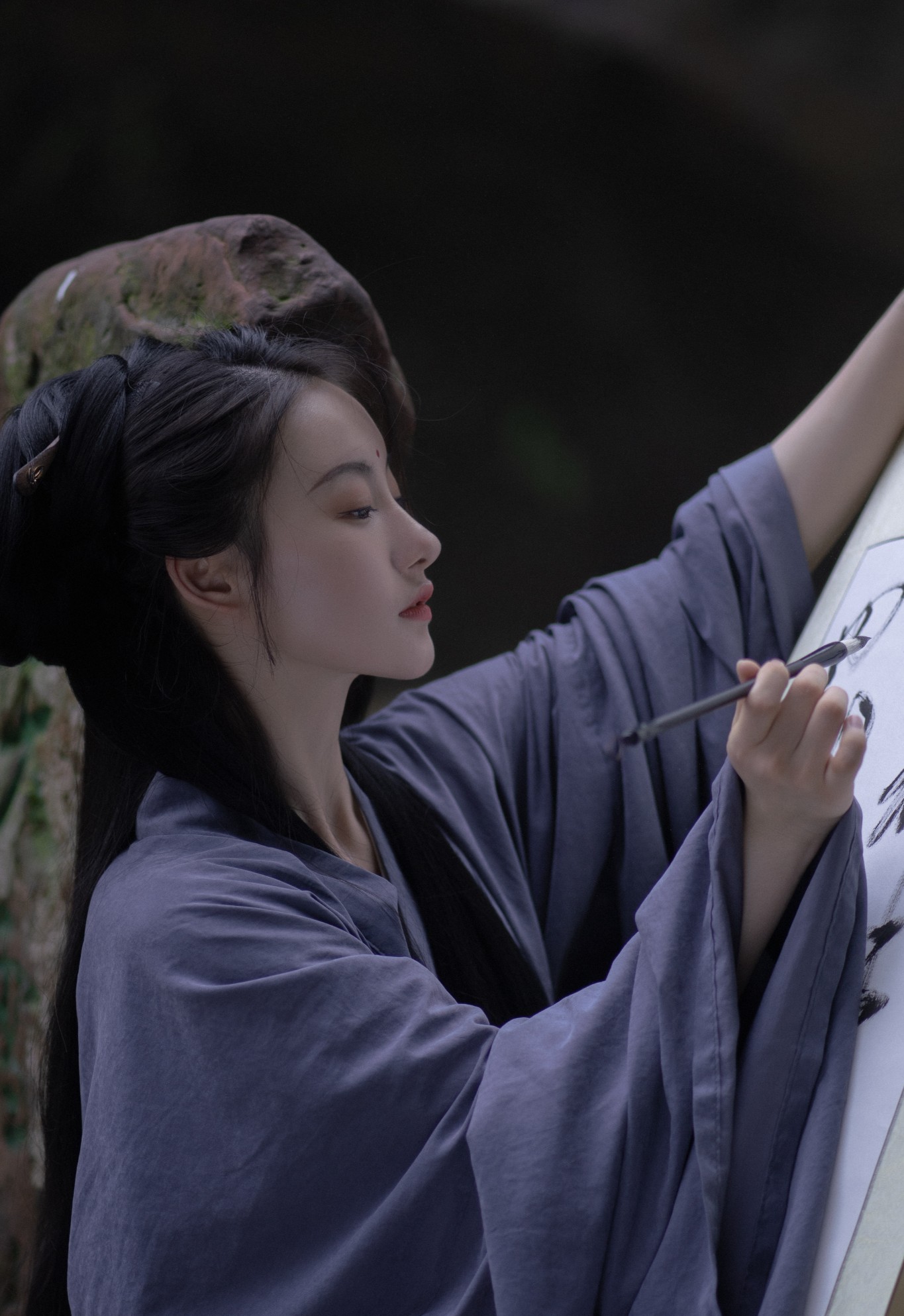 美女照片真实_美女高雅造型