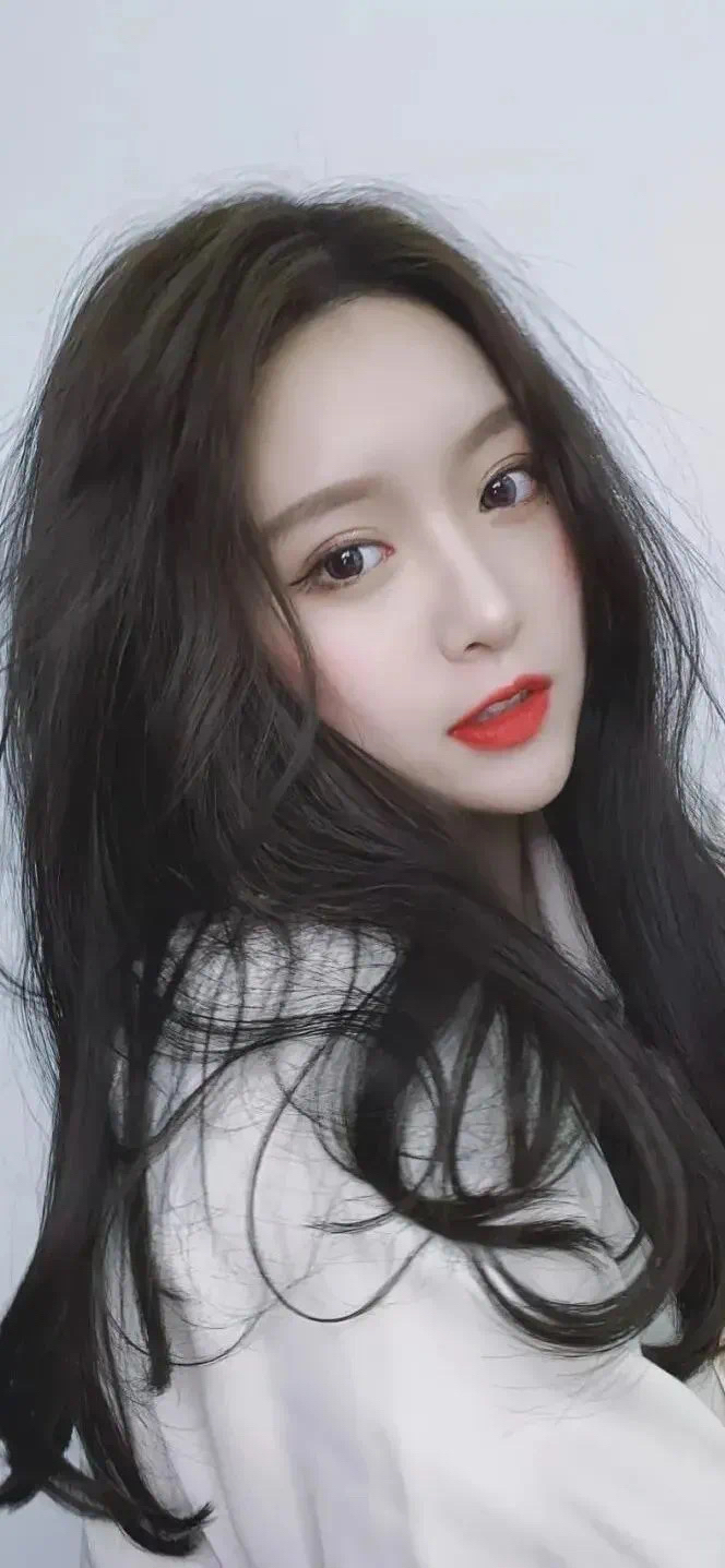 美女头像真人版_美女壁纸手机壁纸图片身材养眼