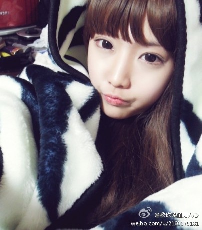 美女照片游泳壁纸_美女照片。