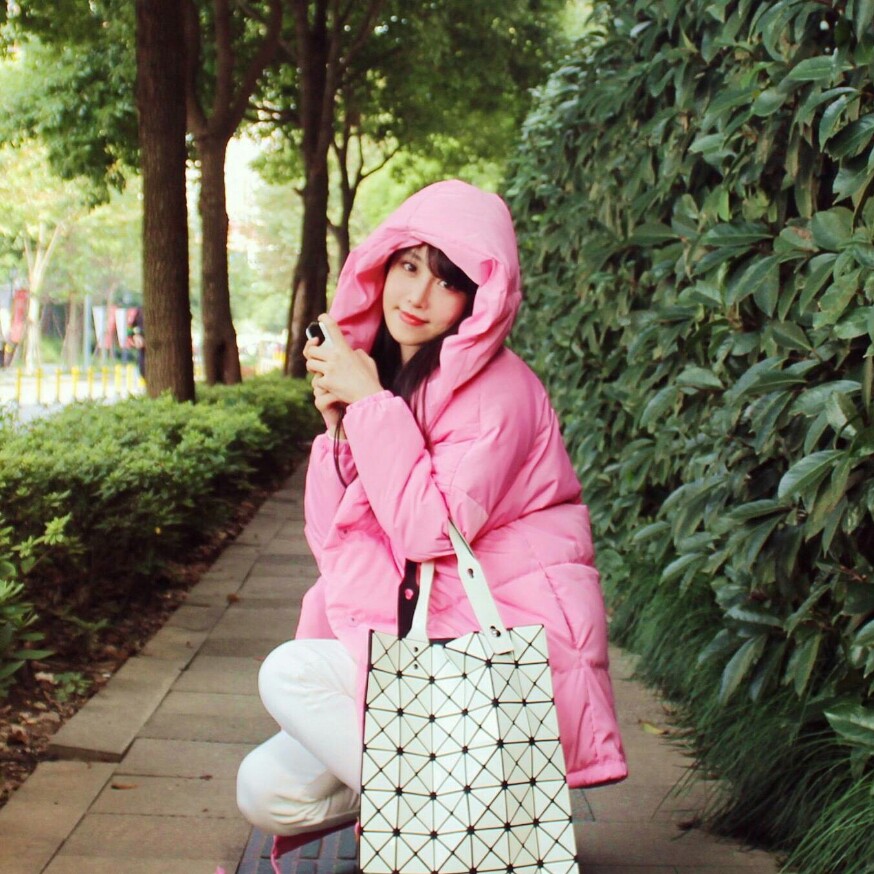 猫咪咖啡馆_美女头像壁纸