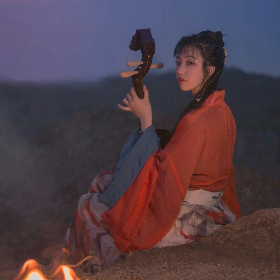 美女壁纸风景_美女时尚街拍
