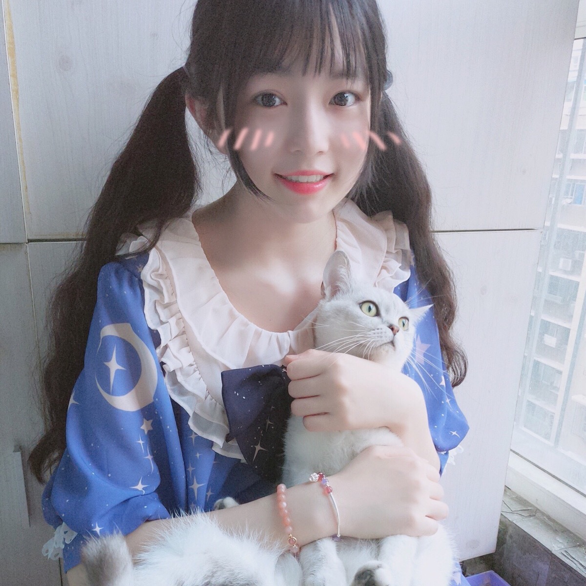 我爱777_美女图片微信头像