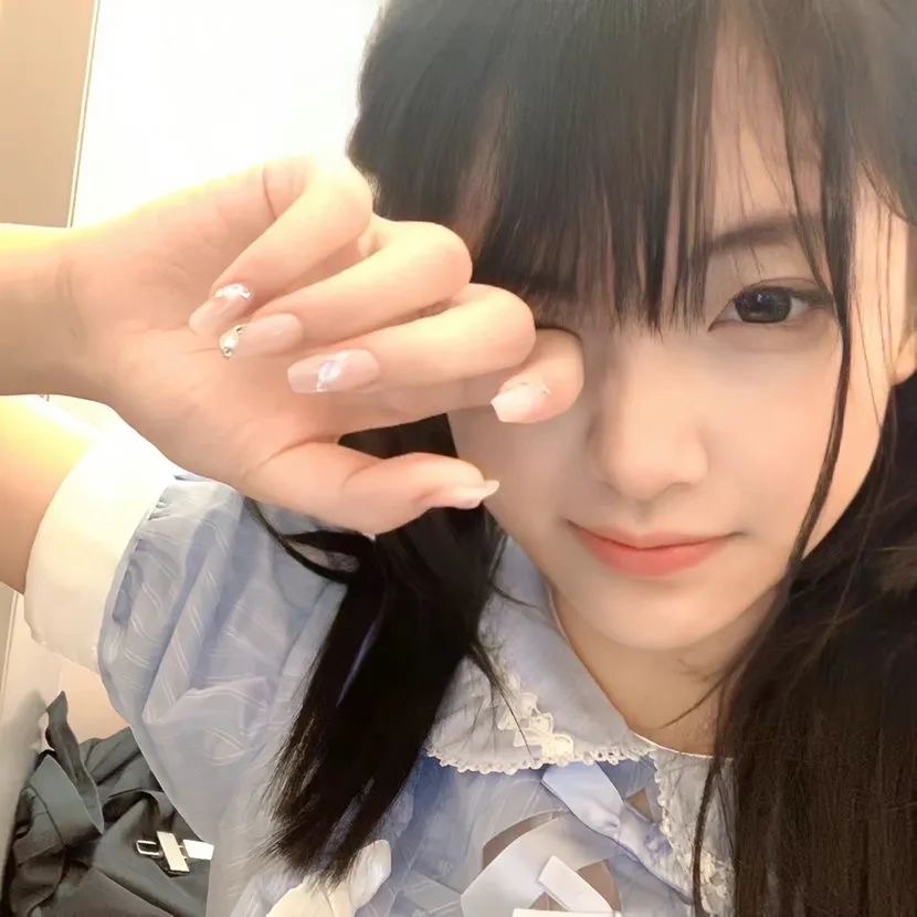 美女图片微信头像侧脸_美女头像真人很吸引人