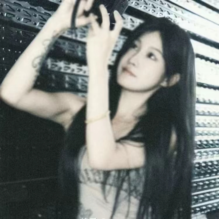 美女照片真人图片背面_美女头像真人唯美