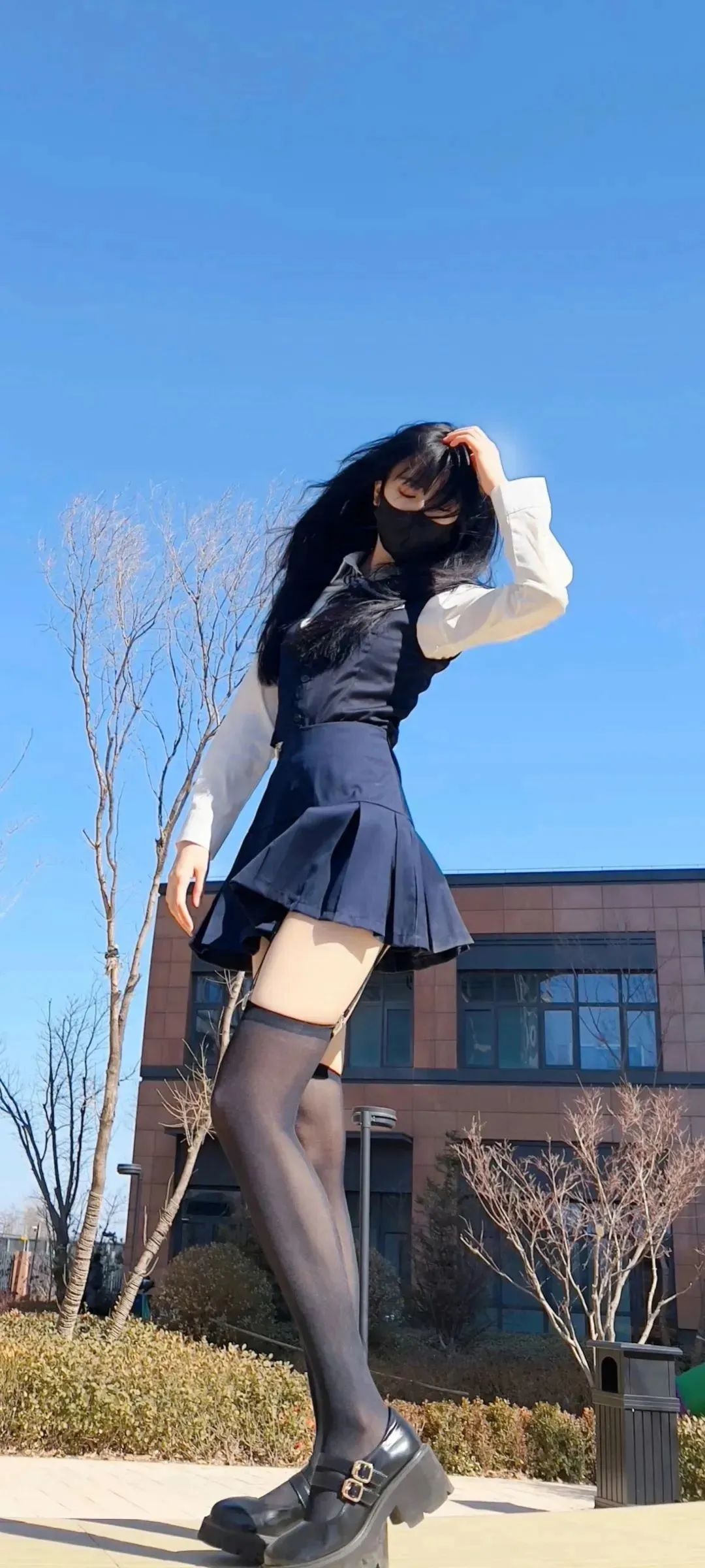美女热舞_作为一位商业人士微信头像的设置应该怎样为好