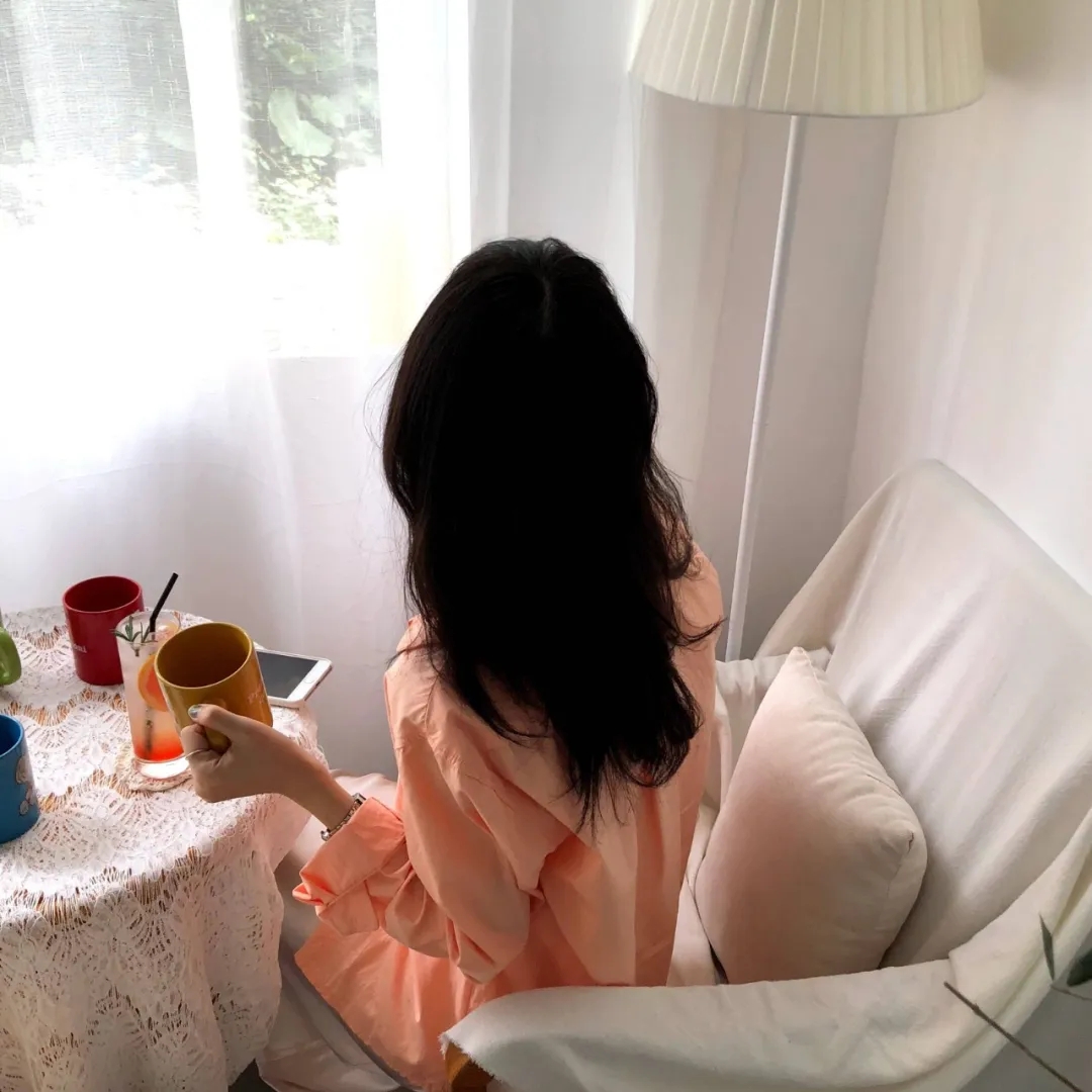 钟丽缇电影晚娘_美女头像背影
