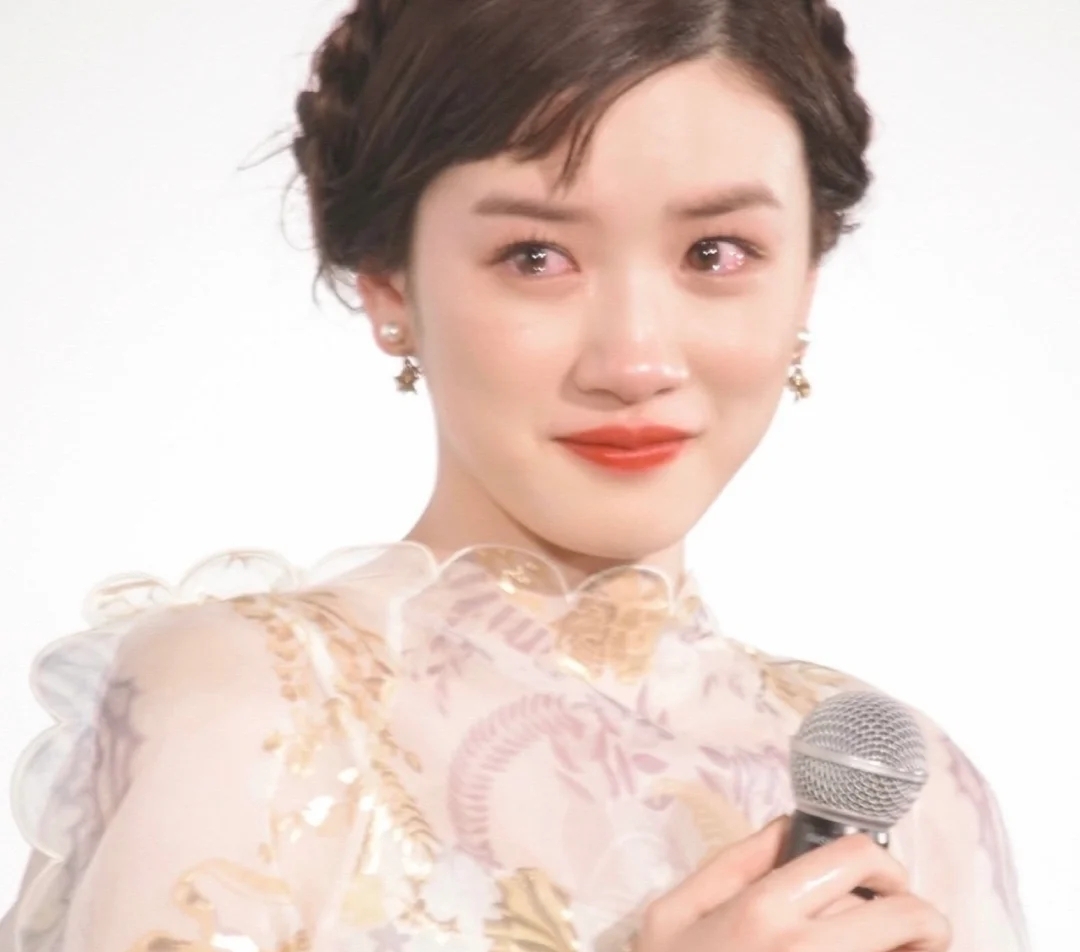 美女头像高冷_美女热舞