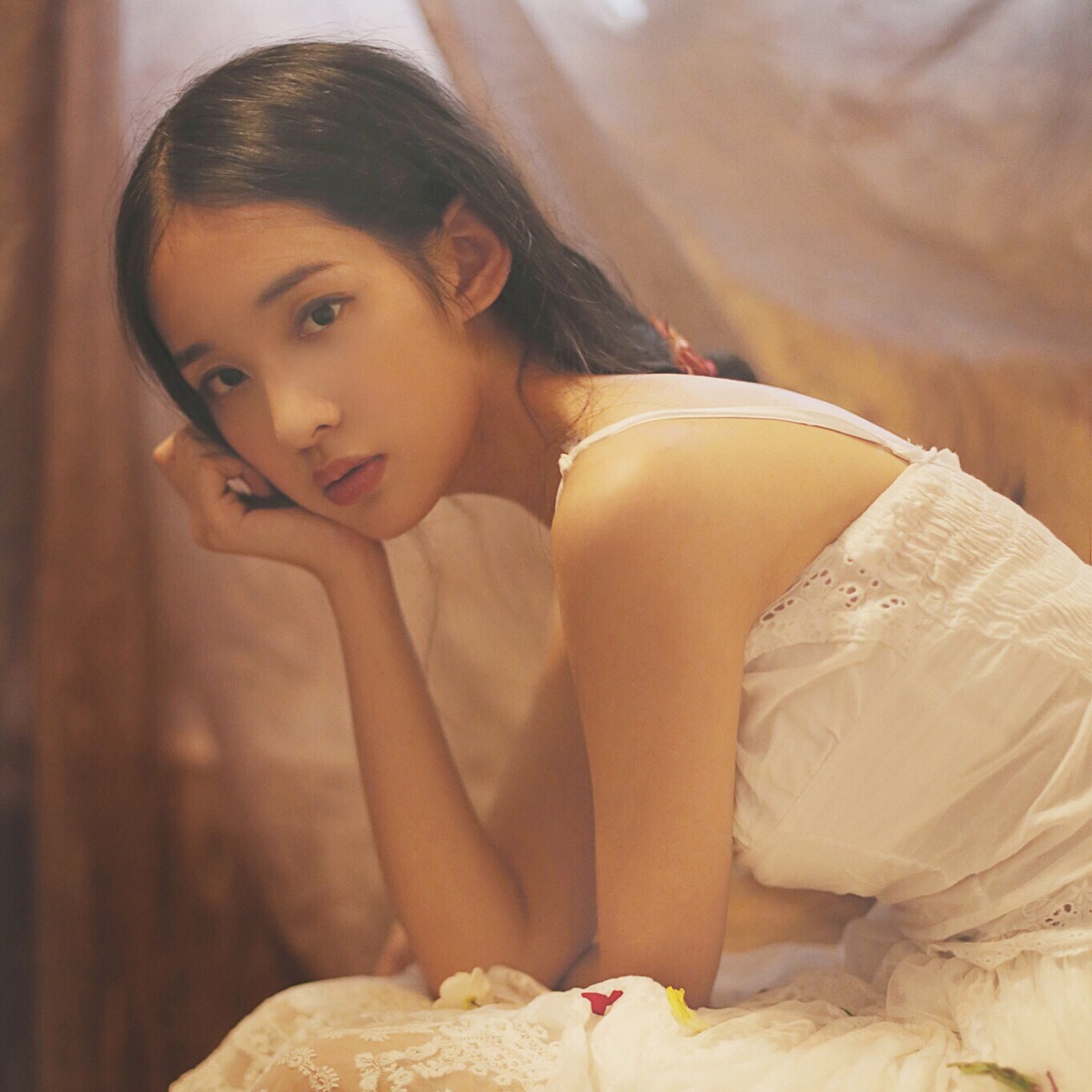 美女照片手机挡脸头像_美女热舞