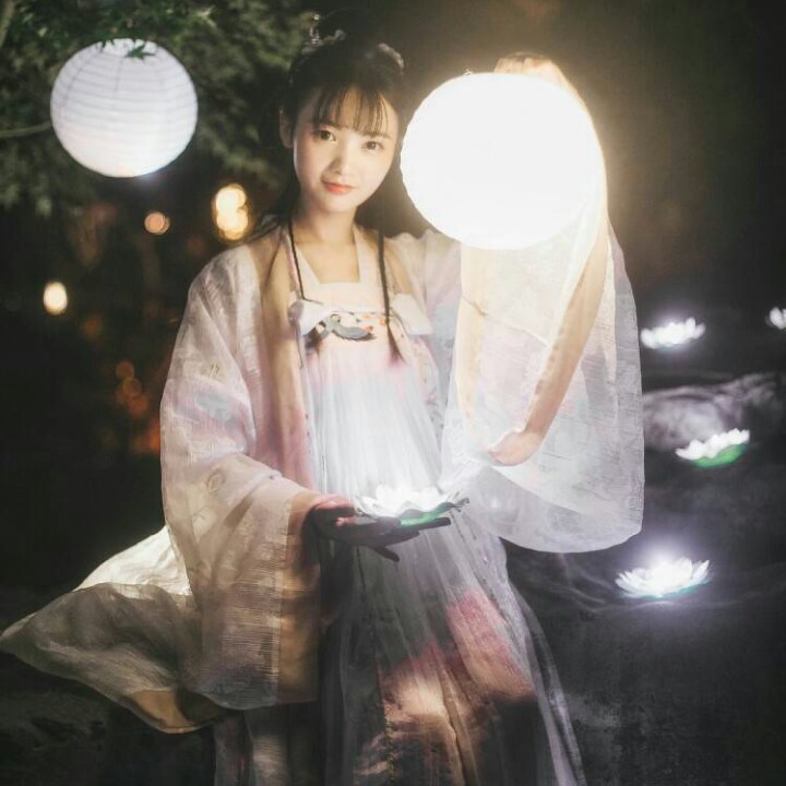 美女头像一个人_美女头像真人头像网红