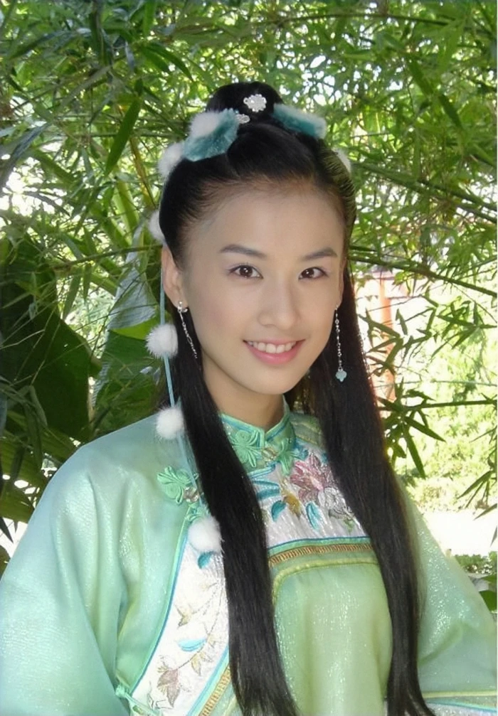 美女壁纸桌面免费_美女热舞