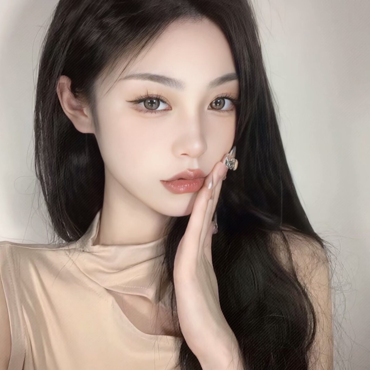 疑情魅影_美女图片微信头像