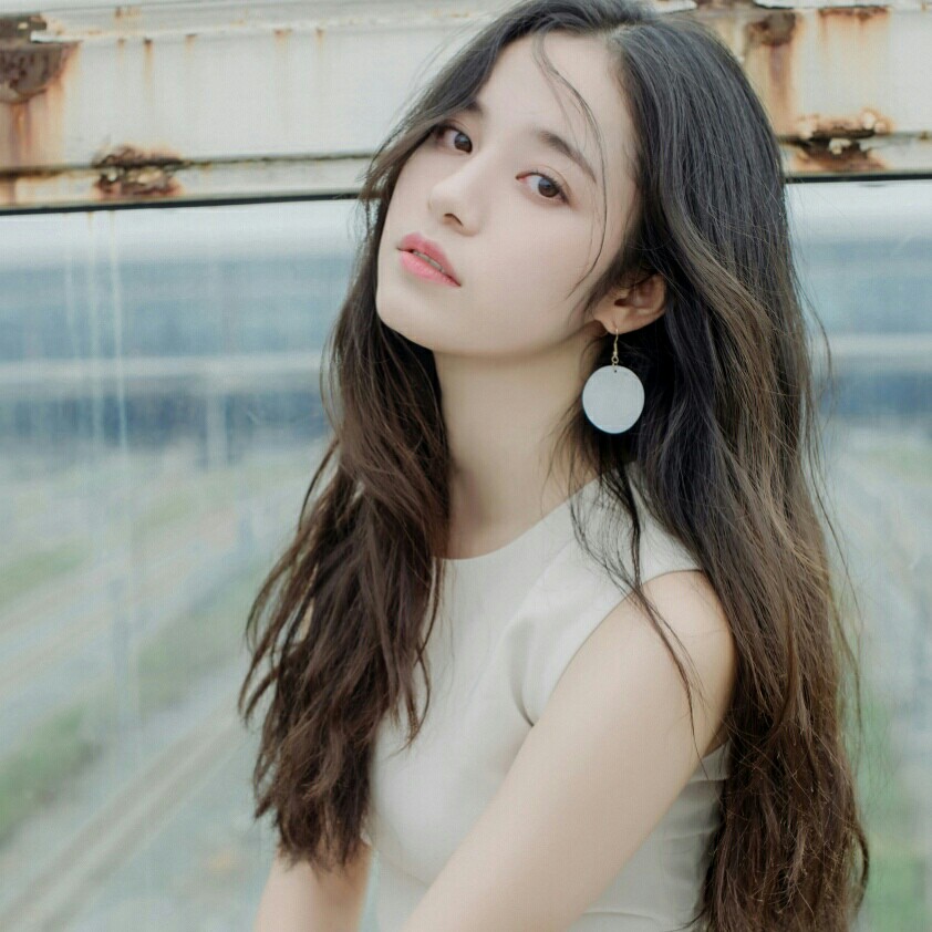 美女头像真人头像简约_美女自拍