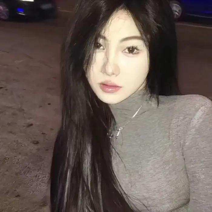 谢文东第四季_美女自拍背影微信头像