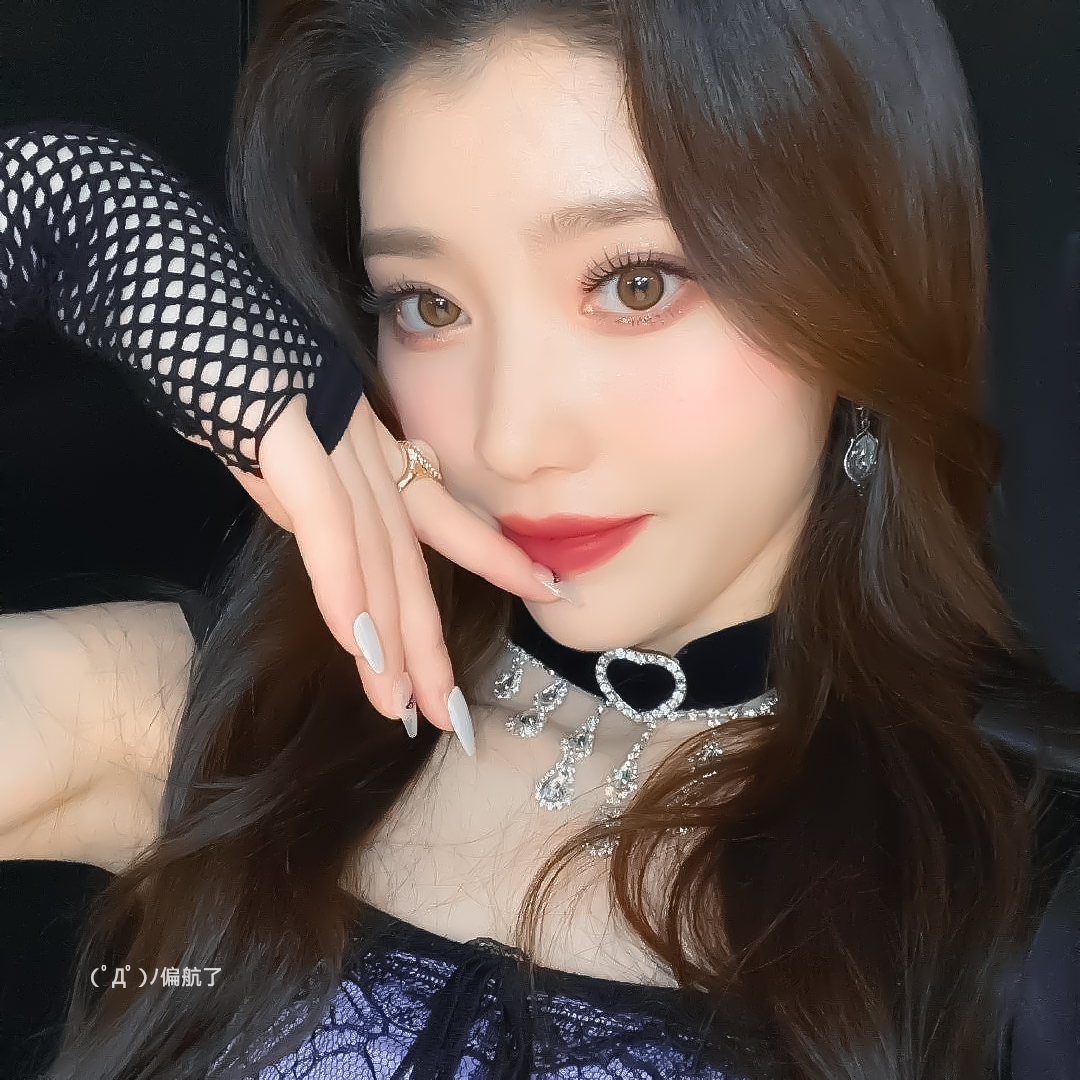 美女自拍背影微信头像_美女头像卡通