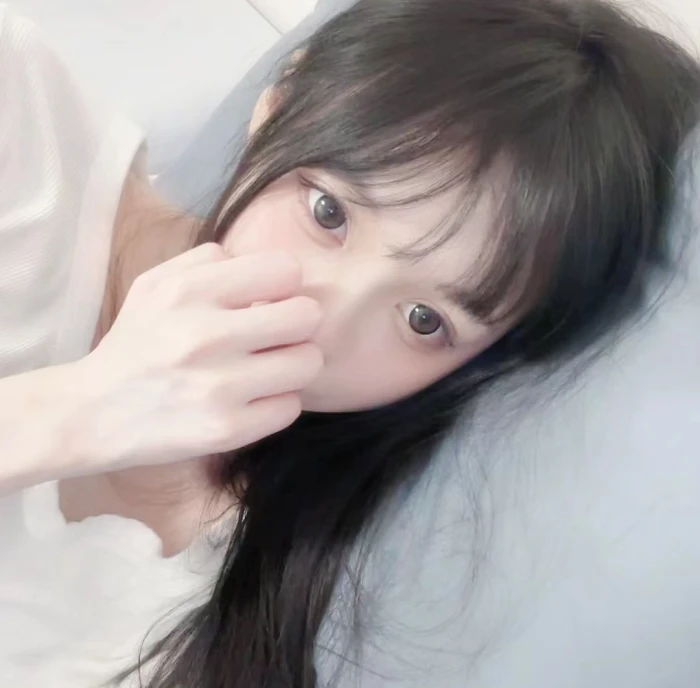 9877地铁笨蛋1_美女头像