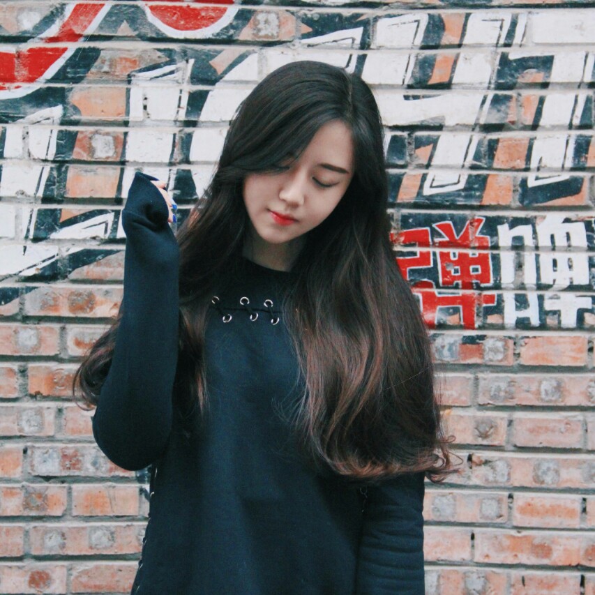 玩游戏一下子有火花来个性交_美女头像真人